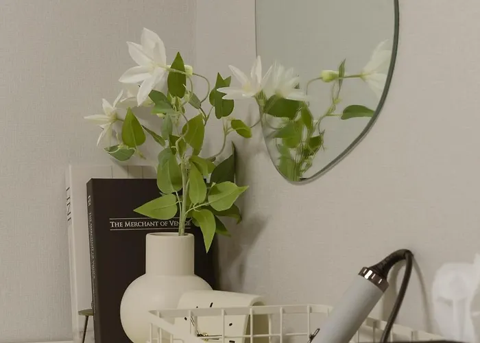 Experience The Vibrant Of At Our Stylish O-nol アパート